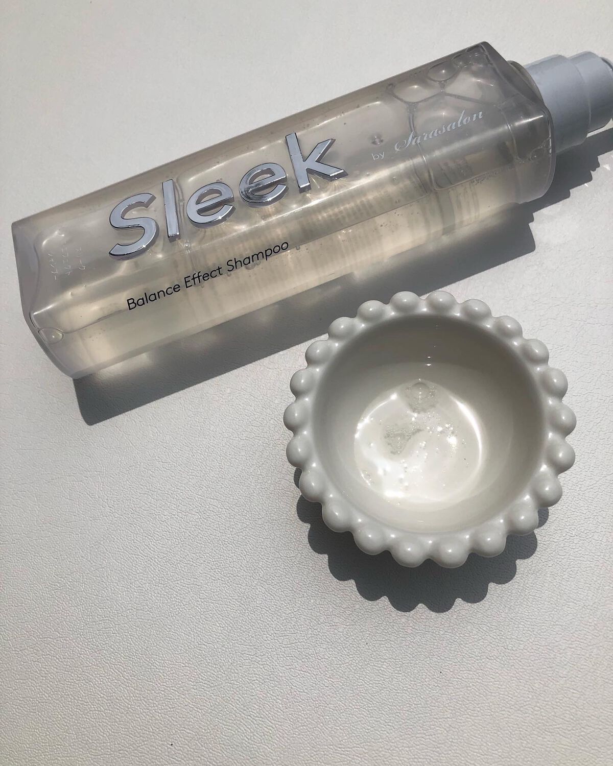 スリーク by サラサロン バランスエフェクトシャンプー／トリートメントのクチコミ「"パサつき、うねり髪"の方にオススメのつくりです。

今まで手にしたことのないボトルのデザイン.....」（3枚目）