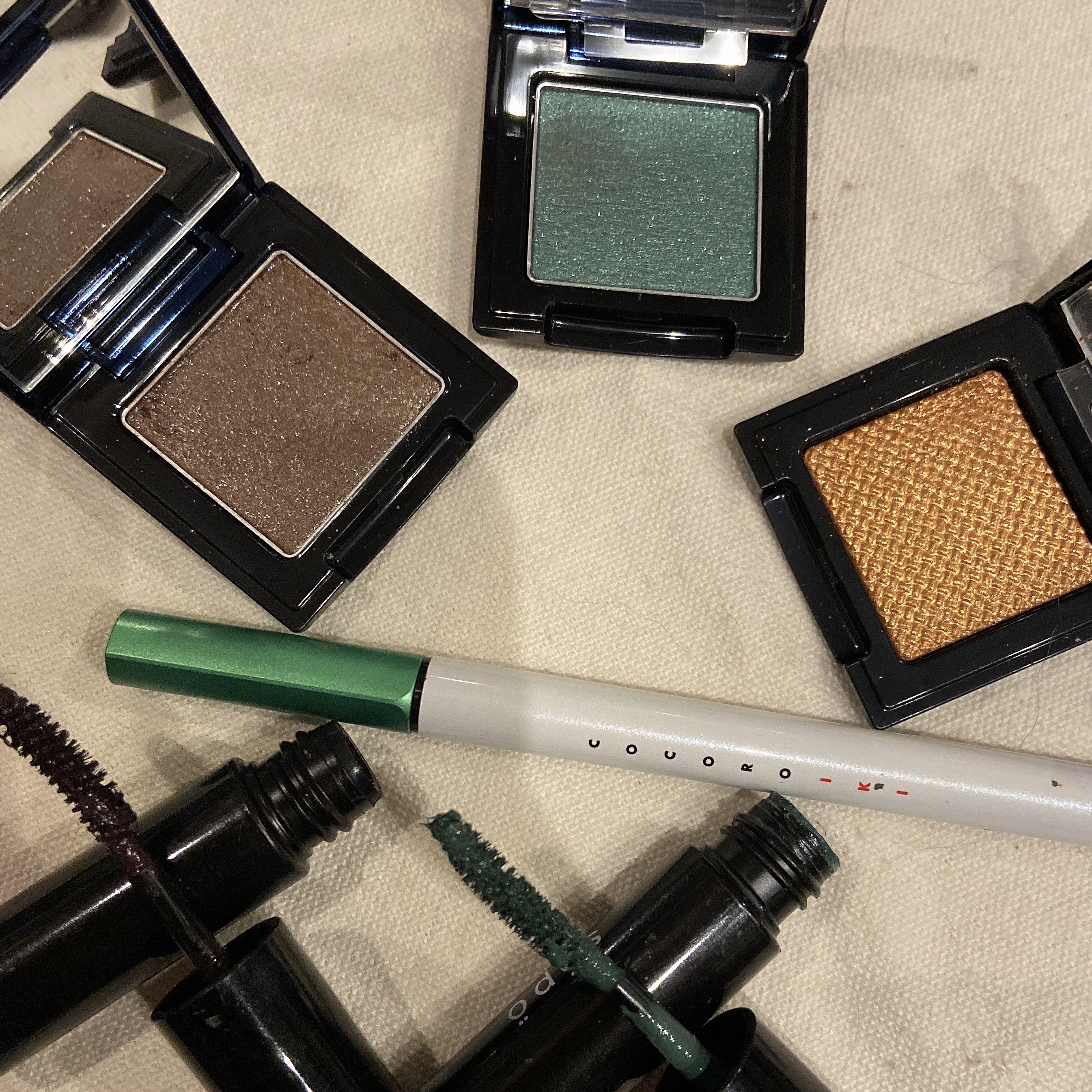 ラズル アイカラー 31 Silent breath/エレガンス ラズル /単色アイシャドウを使ったクチコミ（1枚目）