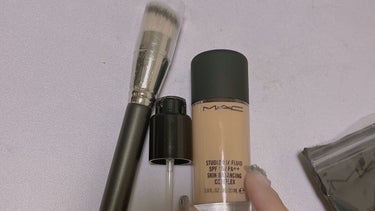 スタジオフィックス フルイッド SPF 15/M・A・C/リキッドファンデーションを使ったクチコミ（1枚目）