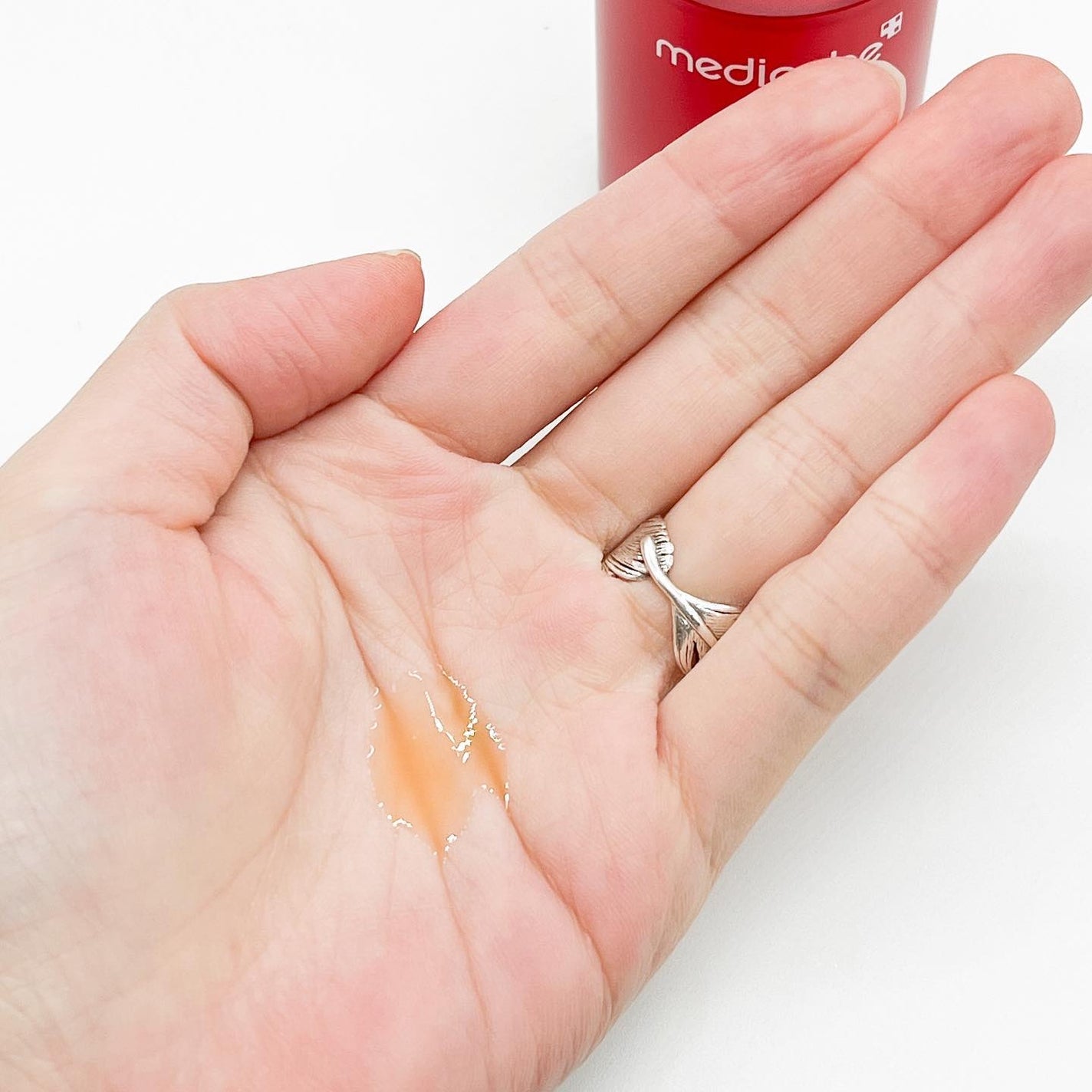 レッドアクネピーリングセラム/MEDICUBE/美容液を使ったクチコミ(4枚目)