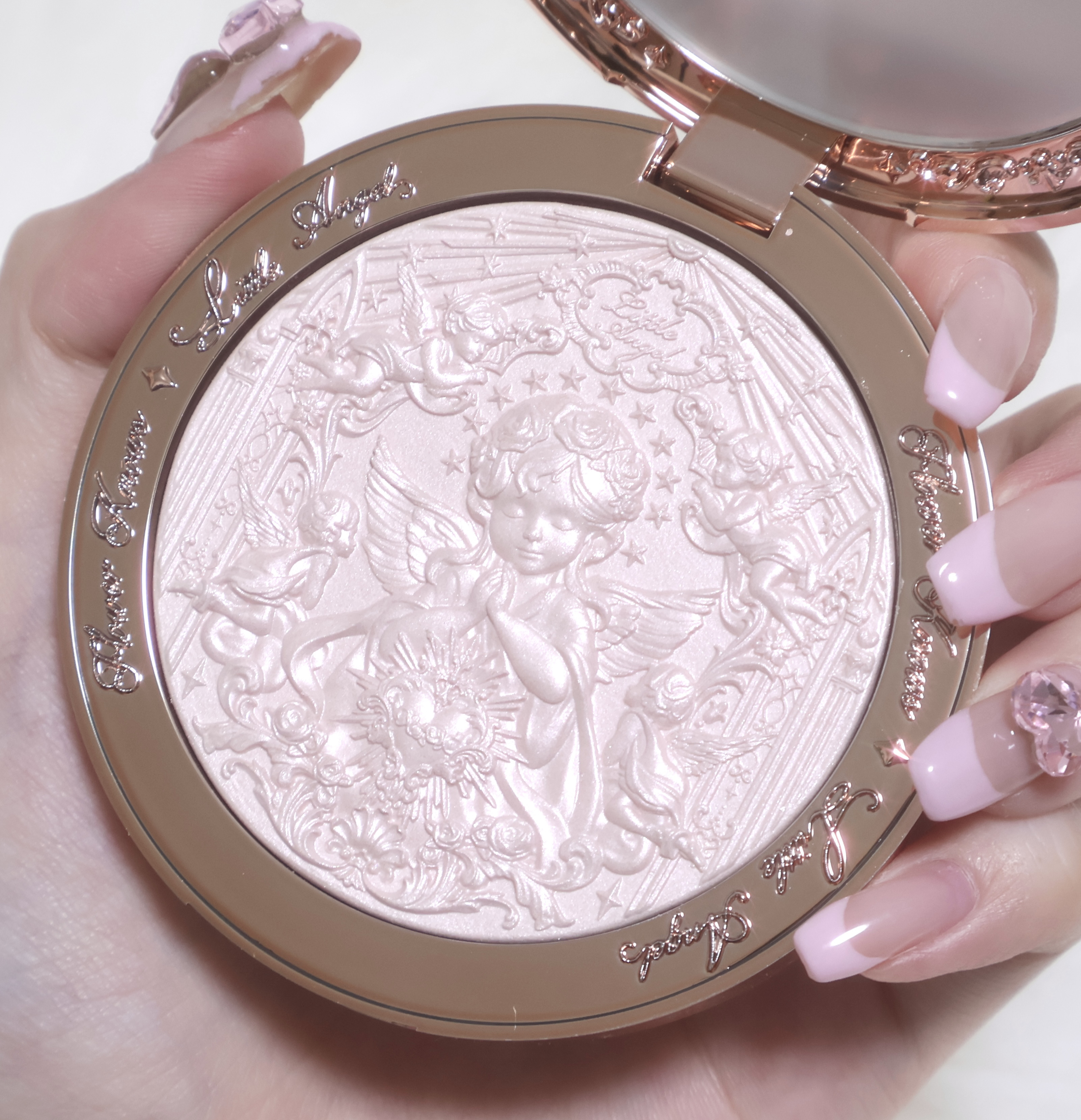 フラワーノーズ リトルエンジェルコレクション ハイライター L01 Eros's Fable (愛神寓言)/FlowerKnows/パウダーハイライトを使ったクチコミ（1枚目）