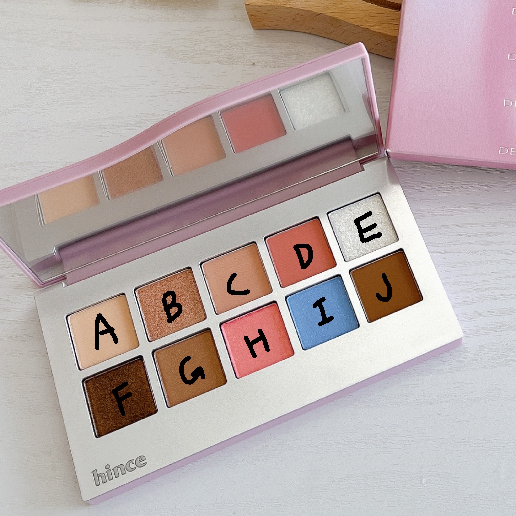 ニューデップスアイシャドウパレット/hince/アイシャドウパレットを使ったクチコミ（2枚目）