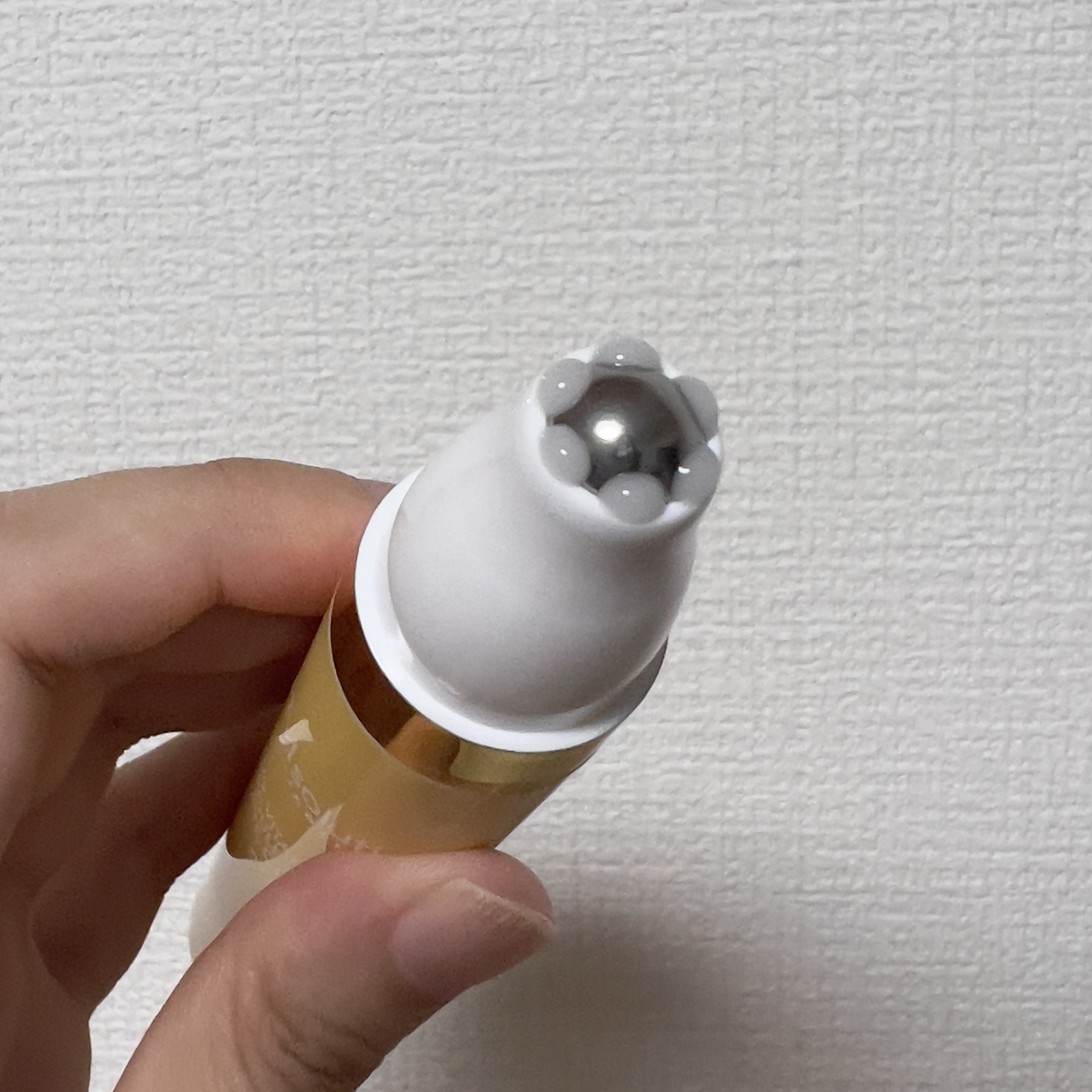 V9ビタミンアンプルロールオンアイクリームクリア/JMsolution/アイケア・アイクリームを使ったクチコミ（3枚目）