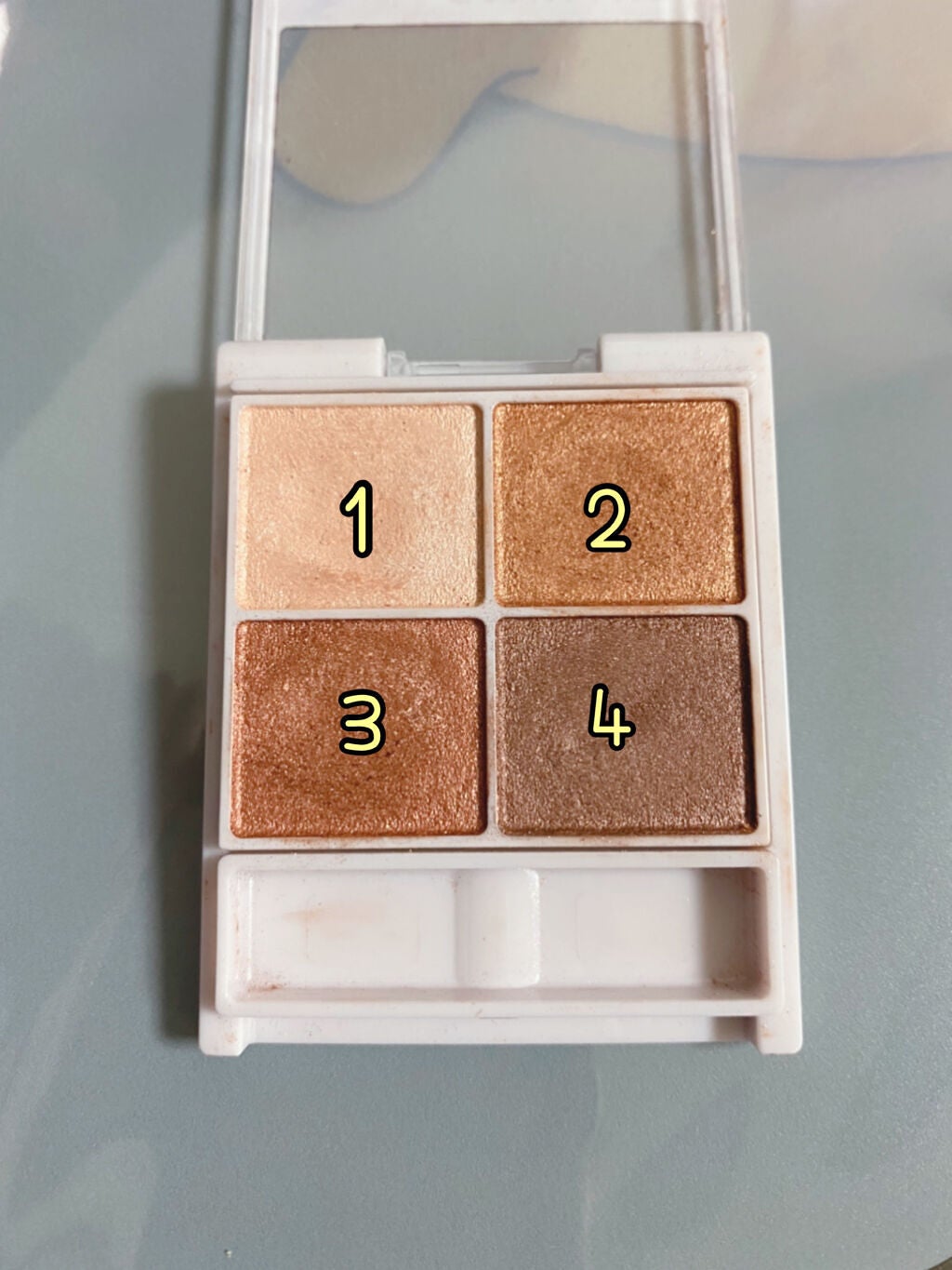 シルキースフレアイズ/キャンメイク/アイシャドウパレットを使ったクチコミ(2枚目)