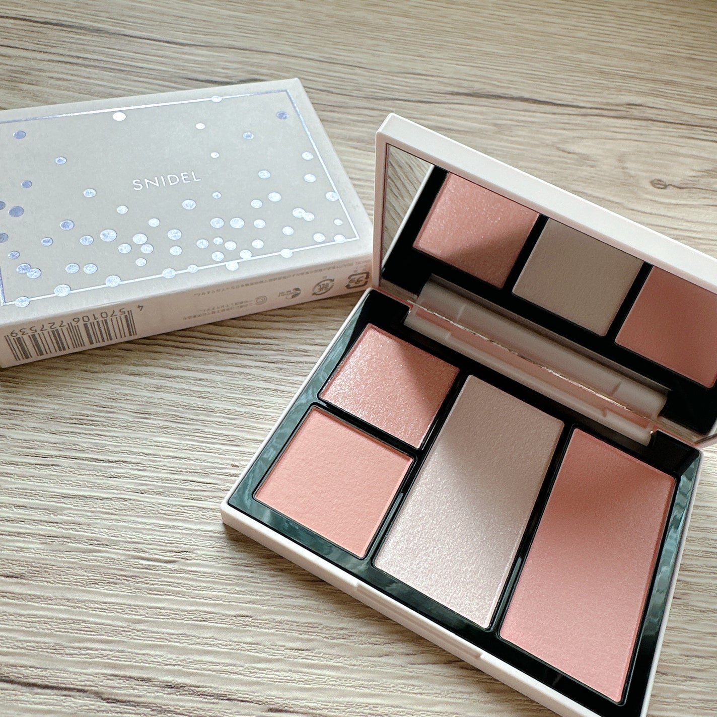 フェイス スタイリスト/SNIDEL BEAUTY/アイシャドウパレットを使ったクチコミ(1枚目)