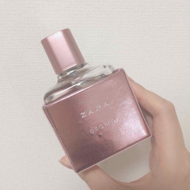 ［ZARA オーキッドオールドパルファム］


甘すぎず、綺麗なお姉さんがつけていそうな香り🍃
そこまでの持続力はないけど、万人ウケしそうな香りでした。

#香水 #ザラ #zara 