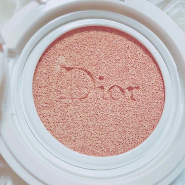 Dior ディオール  スノー パーフェクト ライト クッション SPF 50-PA+++のクチコミ「大好きなベースメイク購入品♡
3色の比較写真乗せてます♡

Dior：スノー パーフェクト ラ.....」（2枚目）