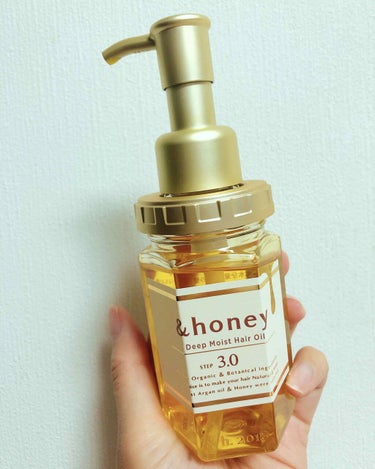 &honey ヘアオイル🐝🧡

最近購入して良かったもの🙂

薬局とかで買えるプチプラなのに、髪の艶が出てきてびっくり💓
高いオイル使っても髪に合わないもの多かったんだけど、これは私の髪に合うのかな…？