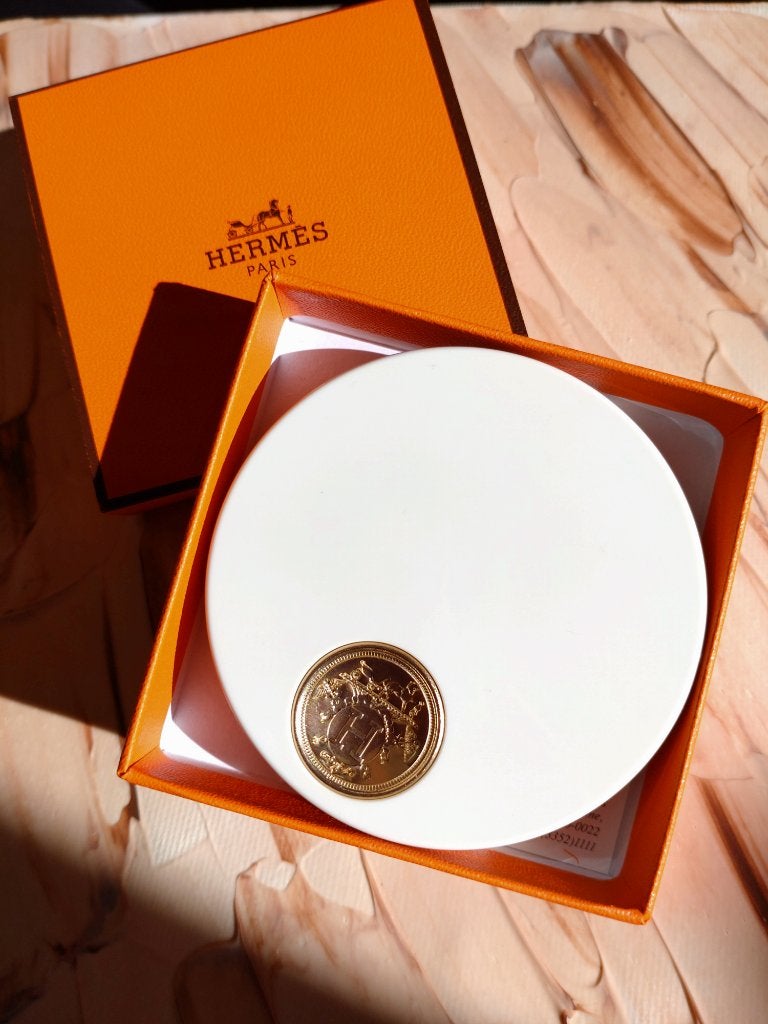 プードル オルフェーヴル フェイス&アイ イルミネイティングパウダー/エルメス/プレストパウダーを使ったクチコミ(5枚目)