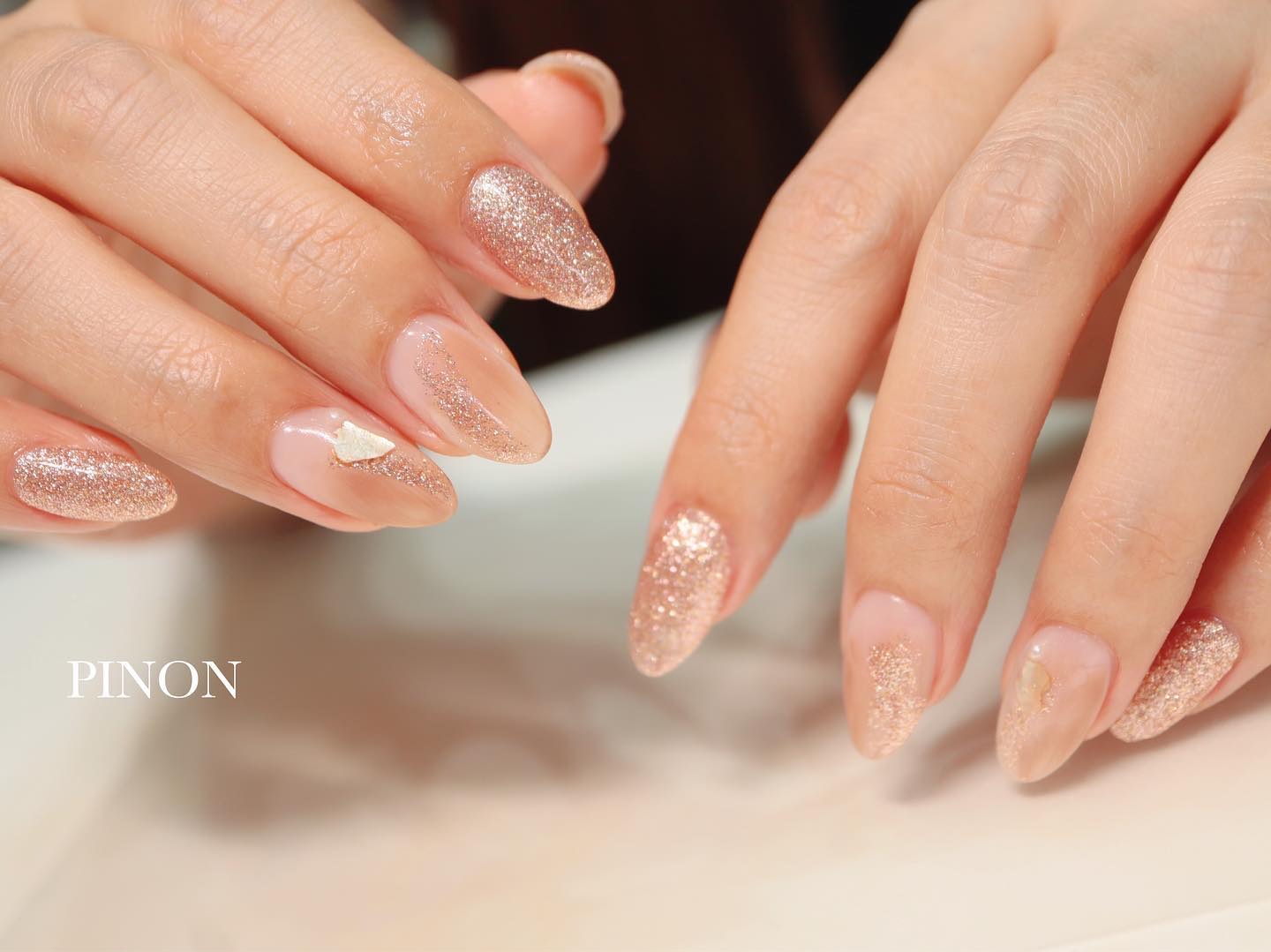 #ラメネイル,#ニュアンスネイル,#オフィスネイル,#パールネイルのネイルデザイン