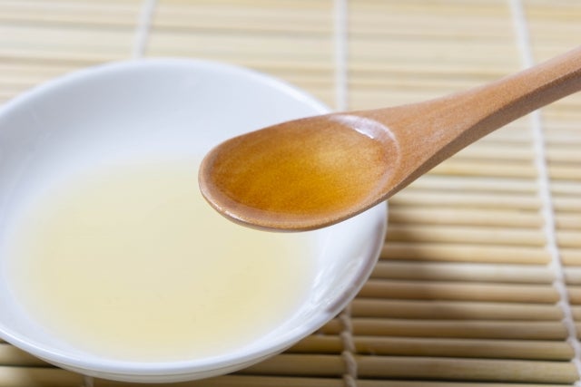 お酢とスプーン