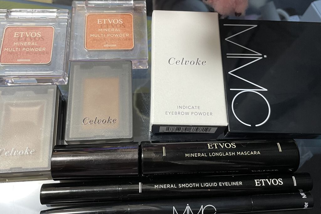 セルヴォーク ヴォランタリー アイズ/Celvoke/単色アイシャドウを使ったクチコミ（3枚目）