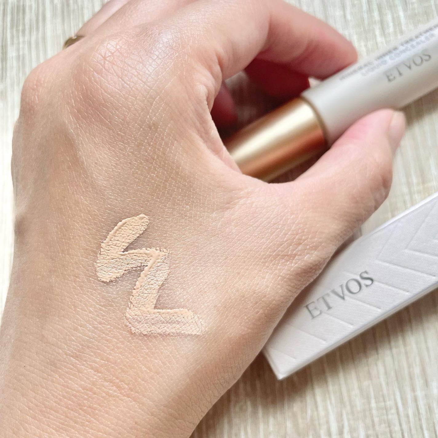 ミネラルインナートリートメントリキッドコンシーラー/エトヴォス/リキッドコンシーラーを使ったクチコミ(4枚目)