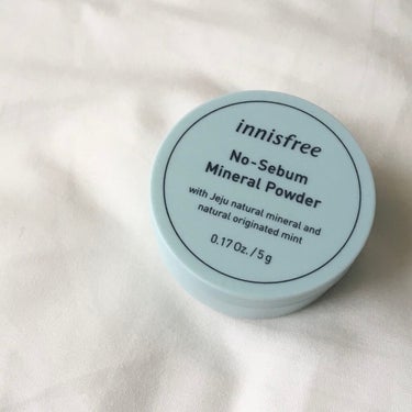 ＼もっとはやく買えばよかった、、、／

innisfree
ノーセバム ミネラルパウダー

┈┈┈┈┈┈┈┈┈┈┈┈┈┈┈┈

もはや定番となったinnisfreeのミネラルパウダー。
韓国コスメ好きを