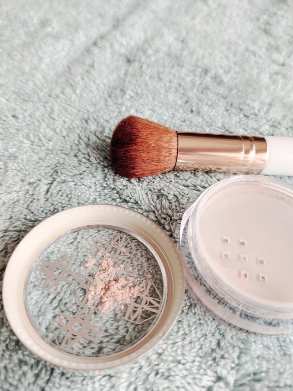 薬用ホワイトニングファンデーション オークル/ONLY MINERALS/パウダーファンデーションを使ったクチコミ（2枚目）