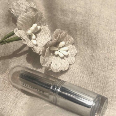 shuuemura
ルージュ アンリミテッド
YELLOW
3,200円+税



黄色のリップ、、、？？？
なんぞや！？？
たしか、instagramでみかけて
恐いもの見たさでshuuemuraへ
