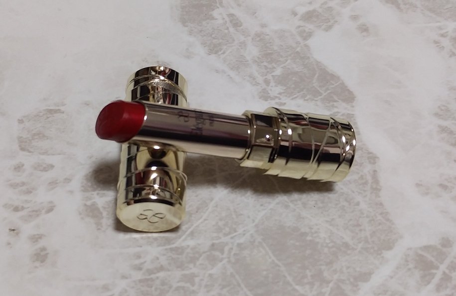 ルージュ クラジュール 01 ドラマティックで存在感のあるレッド/Elégance/口紅を使ったクチコミ（1枚目）