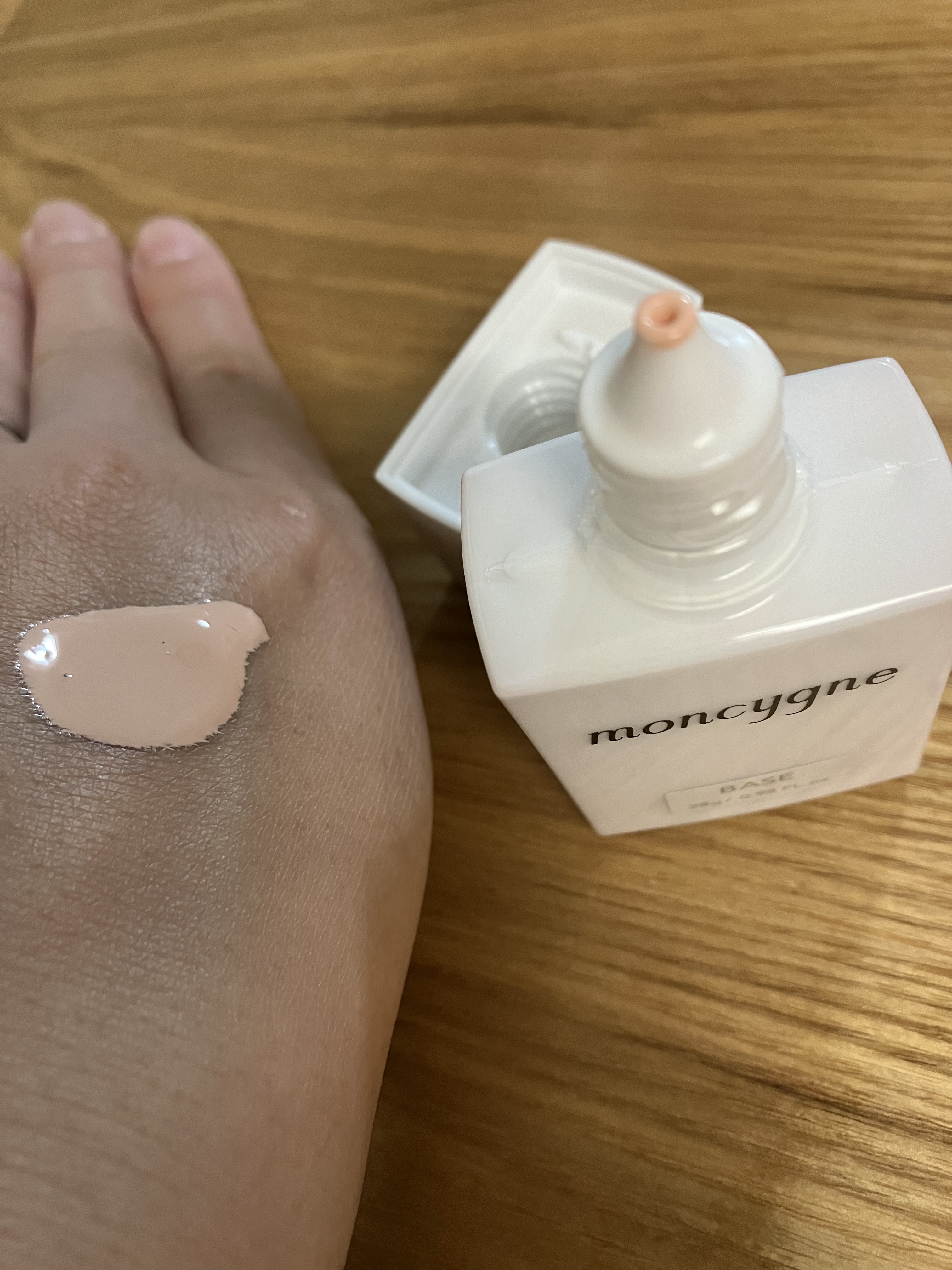モンシーニュ ベース/moncygne/化粧下地を使ったクチコミ（1枚目）