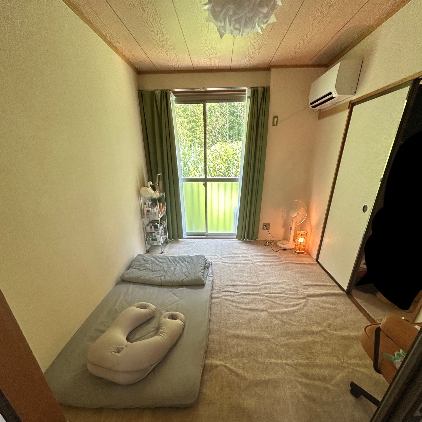 しに子ちゃん on LIPS 「ハローみなさまこんにちは。エアコン取り付けのために部屋の掃除を..」(6枚目)