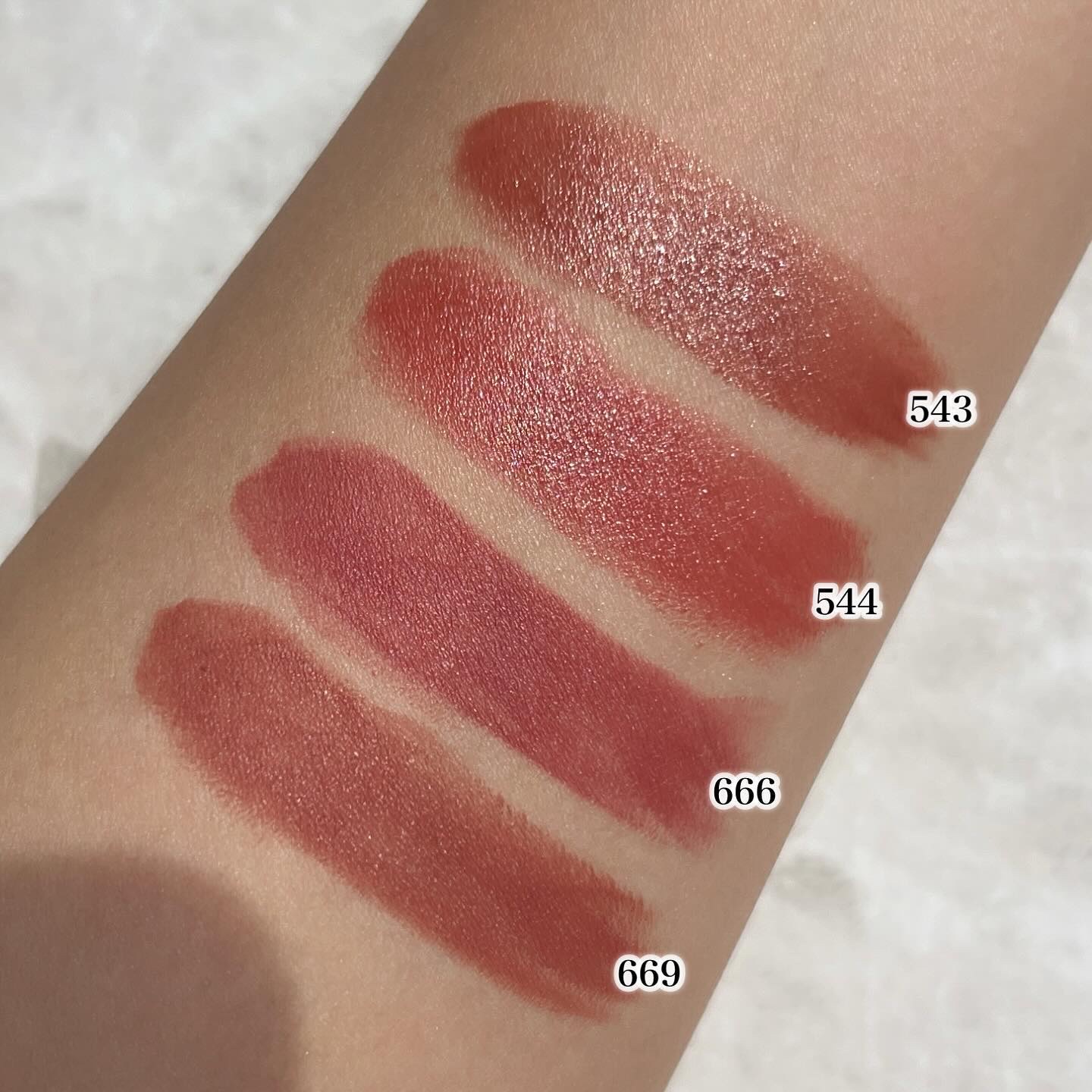 ラスターガラス リップスティック/M・A・C/口紅を使ったクチコミ（3枚目）