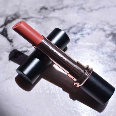 CARSLAN リップルージュのクチコミ「⁡

MATTE KISSED LIPSTICK M06
⁡
マットな仕上がりで高発色 

シ.....」（1枚目）