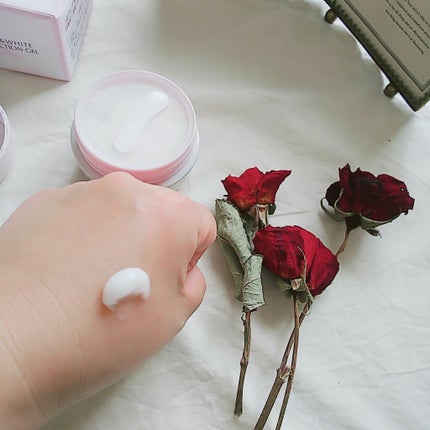 リンクル&ホワイト スキンパーフェクション ジェル/ミキモト コスメティックス/オールインワン化粧品を使ったクチコミ(2枚目)