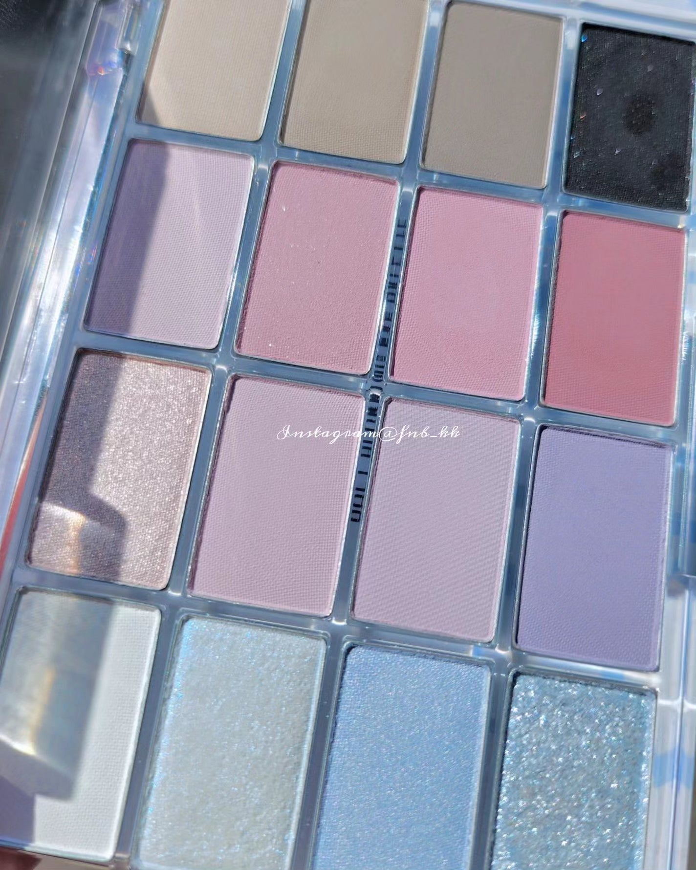 ソフトブラーリングアイパレット/wakemake/アイシャドウパレットを使ったクチコミ(2枚目)