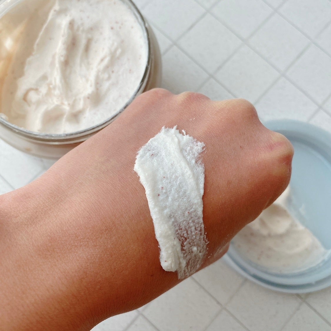 クリーミーボディスクラブ マカダミア&ライスミルク/ダヴ/ボディスクラブを使ったクチコミ(3枚目)