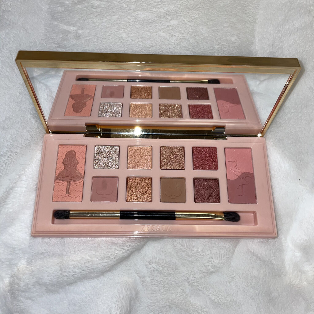 アリスドリームランドシリーズ 12色アイシャドウパレット（ZEESEA×大英博物館）/ZEESEA/アイシャドウパレットを使ったクチコミ（2枚目）