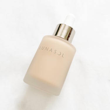 LUNASOL カラーオイルセラムのクチコミ「
今回ご紹介するのは
LUNASOLから9月22日に
新しく発売されたファンデーション
カラー.....」（2枚目）