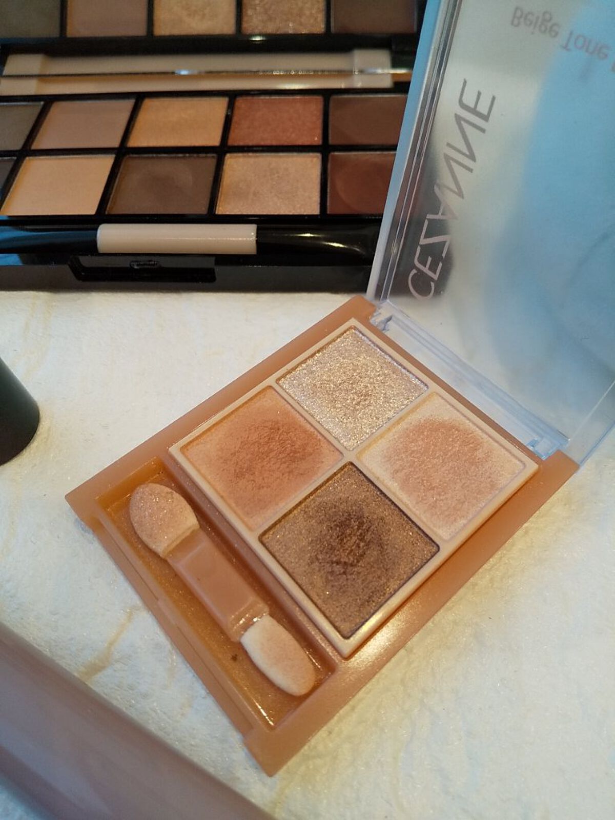 ベージュトーンアイシャドウ/CEZANNE/アイシャドウパレットを使ったクチコミ（3枚目）