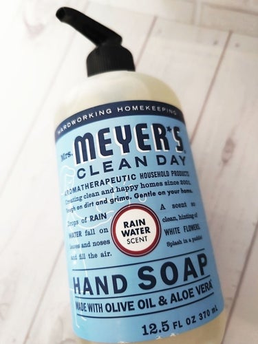 ☔Mrs. MEYER'S CLEAN DAYハンドソープ（RainWater）☔
iHerb🌿購入品👛

Mrs. MEYER'S CLEAN DAYのRainWaterのシリーズが出ていたので買って