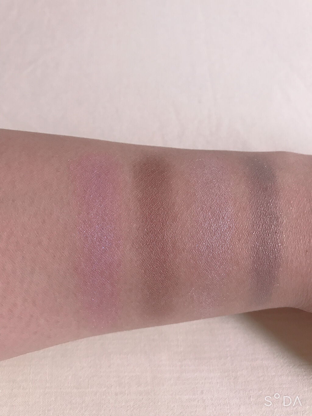 ニュアンスカラーシャドウ 4 /BABYMEE/アイシャドウパレットを使ったクチコミ(3枚目)