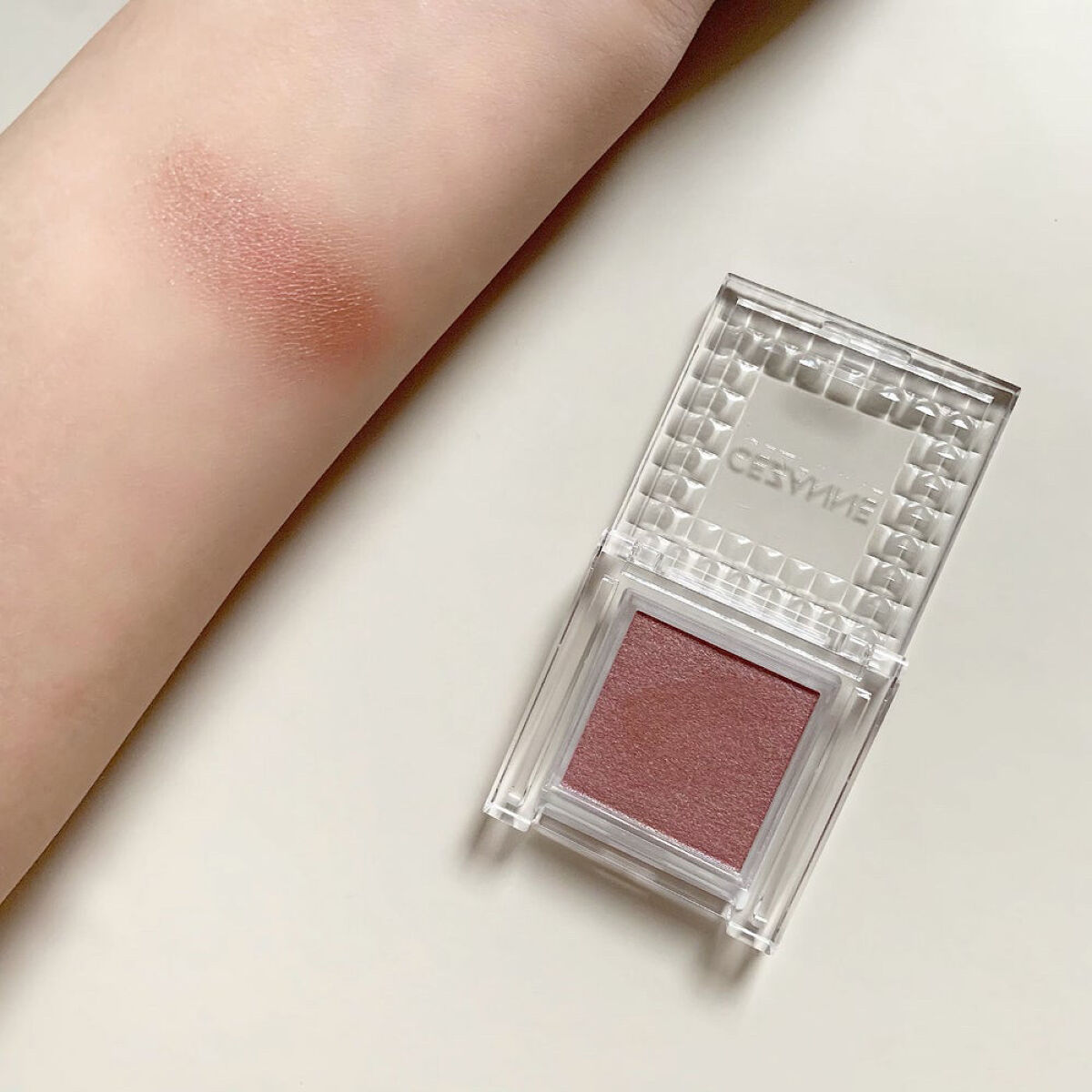 シングルカラーアイシャドウ 02 ニュアンスピンク/CEZANNE/単色アイシャドウを使ったクチコミ（3枚目）