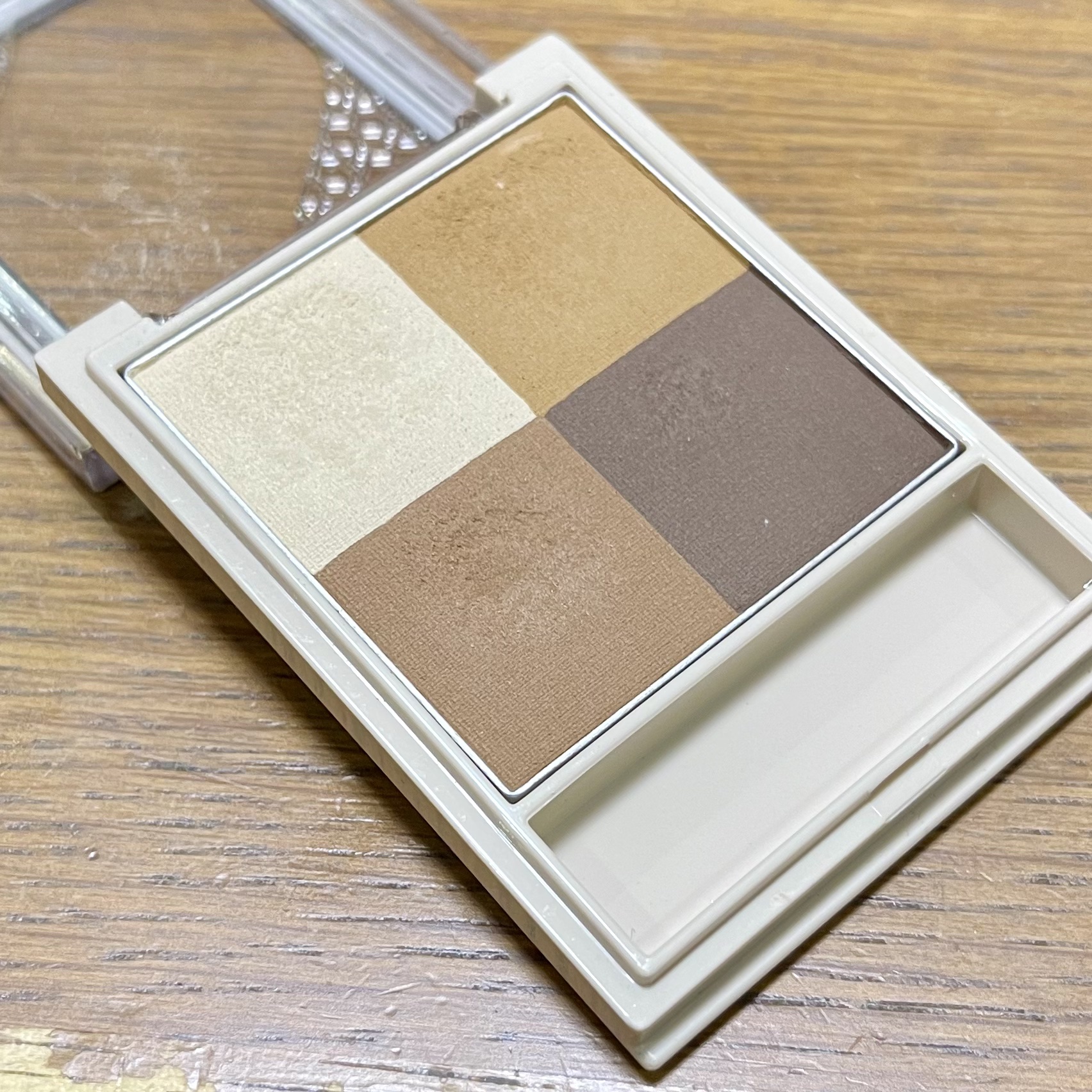 ニュアンス マット クリエイター BE-1 センシュアルベージュ/Visée/アイシャドウパレットを使ったクチコミ（2枚目）
