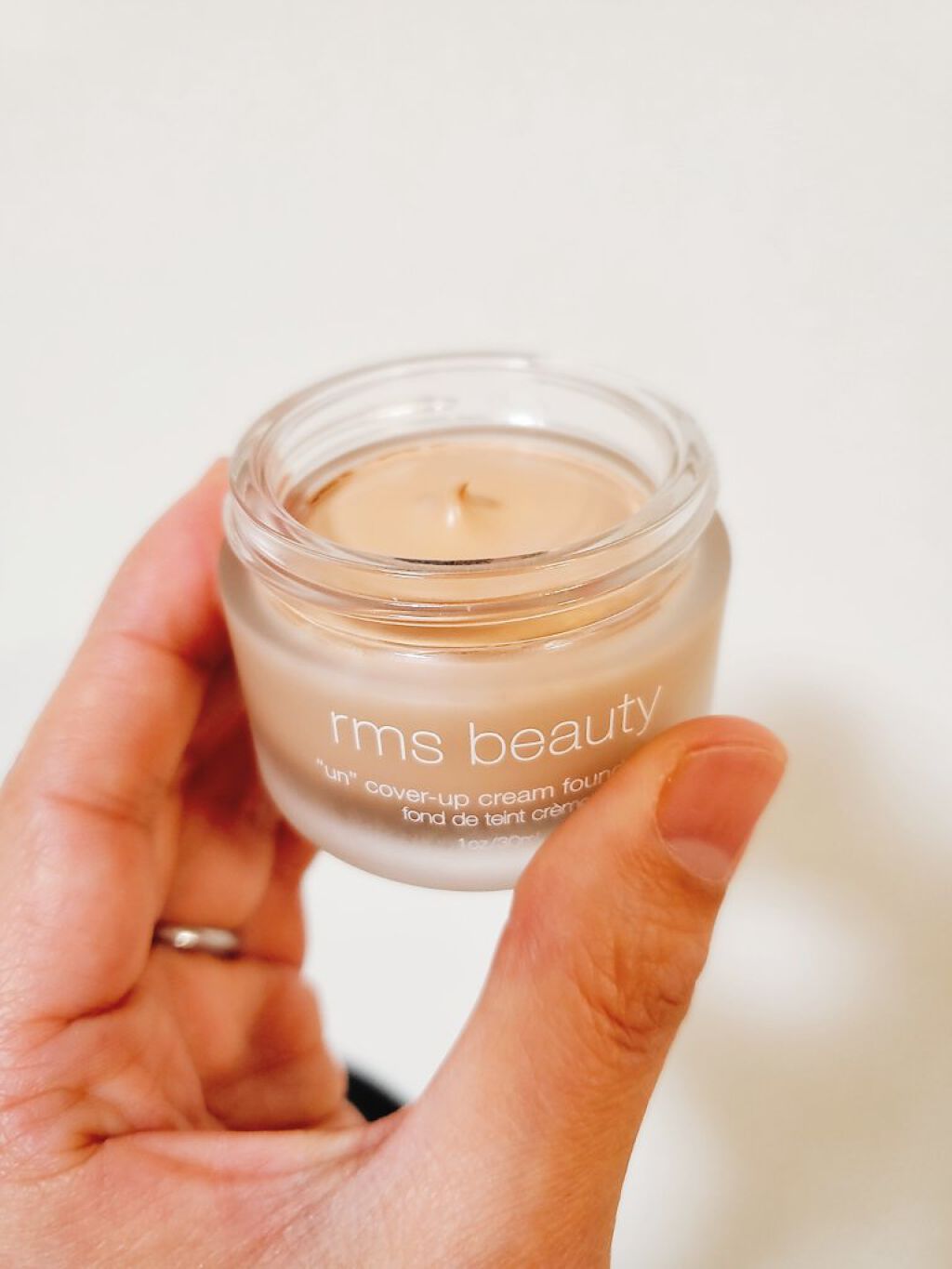 rms beauty クリームファンデーションのクチコミ「気になっていた
クリームファンデーションです❣️

匂いは独特でテクスチャーは硬め。

rms.....」（2枚目）