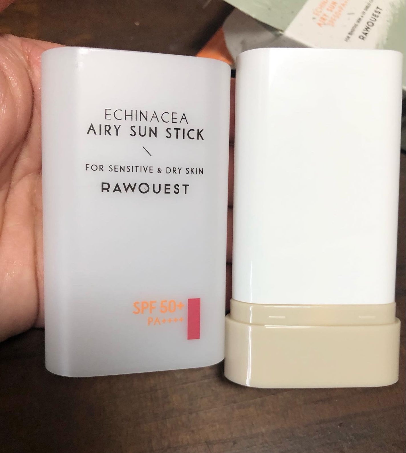 エネキシア エアリーサンスティック/RAWQUEST/日焼け止めスティックを使ったクチコミ(3枚目)