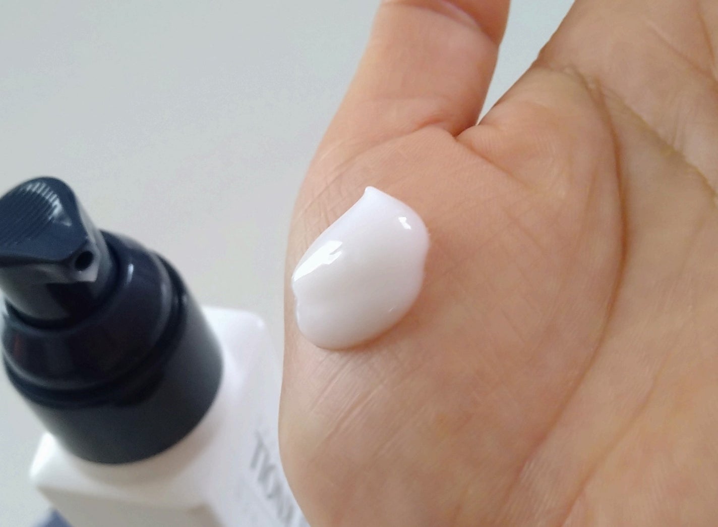 モイスチュアソフニング エマルジョン モイスチュアリペア/スティーブンノル ニューヨーク/ヘアミルクを使ったクチコミ(3枚目)