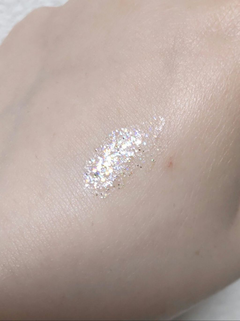 グリッターイルミネーションライナー 05 オーロラシャワー/CipiCipi/リキッドアイライナーを使ったクチコミ（2枚目）