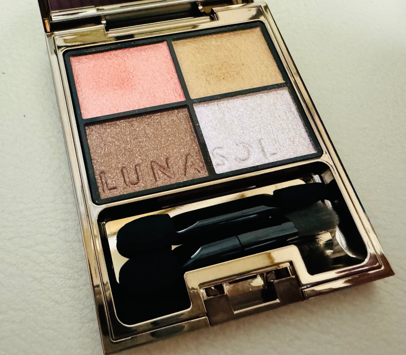 シアーコントラストアイズ/LUNASOL/アイシャドウパレットを使ったクチコミ(1枚目)