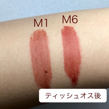 MERZY(マージー)
バイト ザ ビート メロウ ティント
M1 マホガニー　M6 トニールビー

まず、発色が良い！
画像の色そのままのです！
そして、重くない！！！
「マシュマロのような柔らかいテクスチャー」という文言がありましたが、まさにそのとおりで、ふわっとしているので、グラデーションもとてもしやすいです！

落ちにくさもピカイチです！
塗ってすぐティッシュオフしてしまうと結構落ちてしまいますが、1.2分経ってからオフすると画像のとおり色が残ります！
私はご飯を食べても落ちにくい印象でした🌹

他のブランドのリップと合わせて使っても可愛いのでおすすめです👼

唇がすぐに荒れてしまう私でもピリピリせず、皮も剥けず、とりあえず最高です😮‍💨

ご覧いただき、ありがとうございました🧚🏻‍♀️

⚠︎私はQoo10のメガ割りで購入しました！

#マージー #リップ #落ちにくいリップ #高発色 #濃いめ の画像 その2