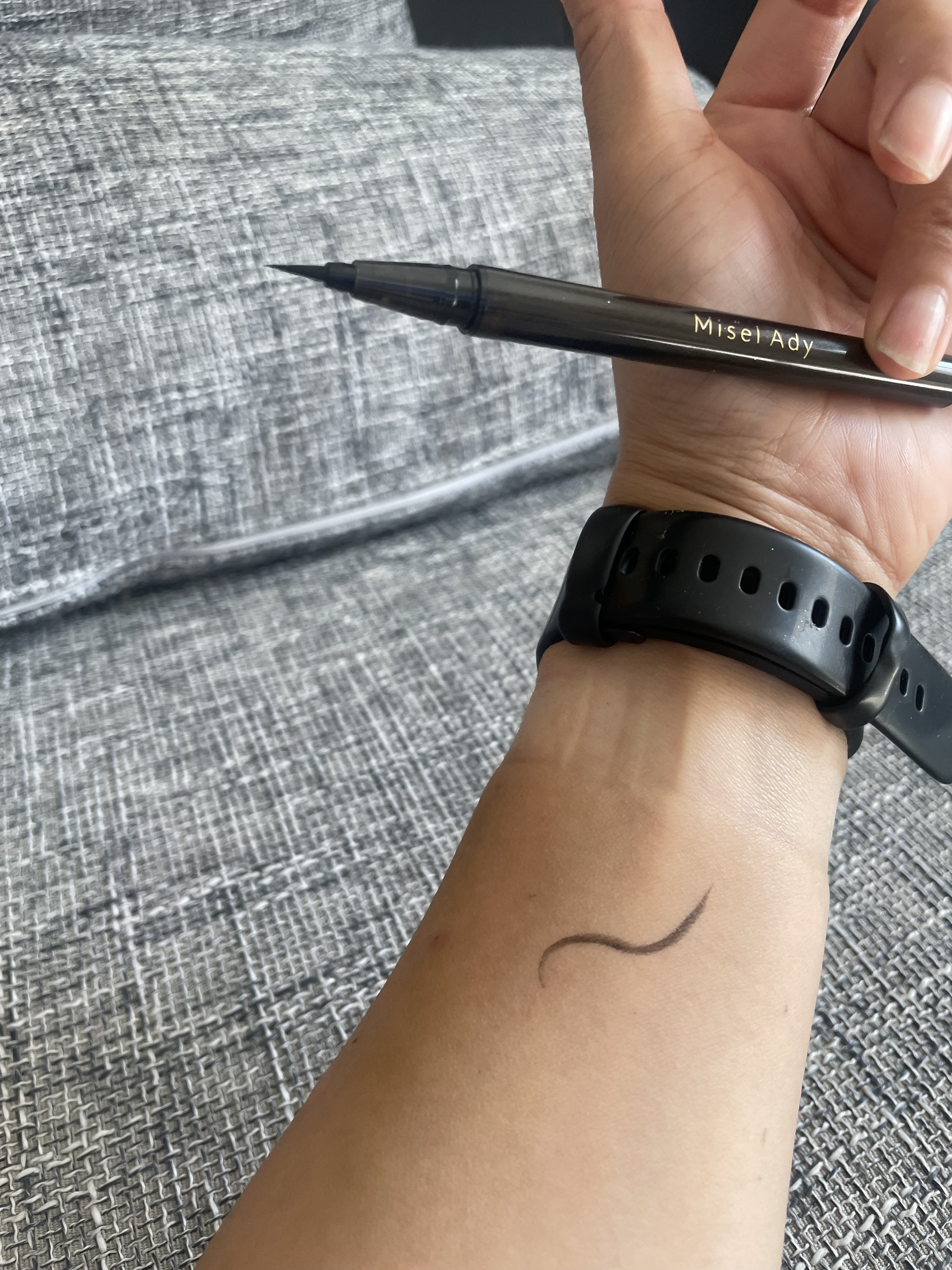 リキッドアイライナー/ミゼルエディ/リキッドアイライナーを使ったクチコミ（3枚目）