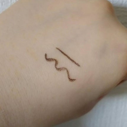 放色線激穩抗震眼線液/1028/リキッドアイライナーを使ったクチコミ(4枚目)