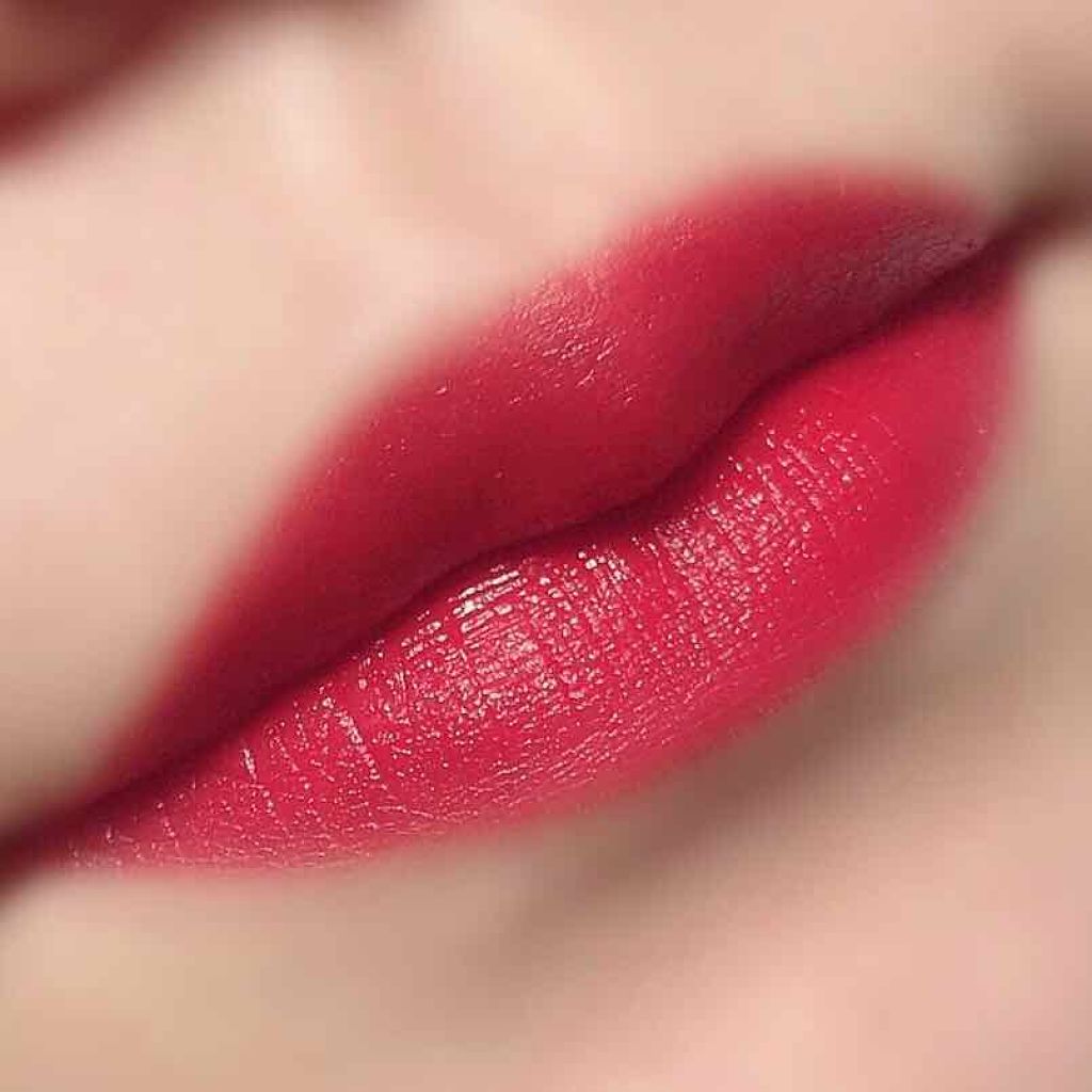 ルージュ アンリミテッド アンプリファイド マット＜2019年クリスマスコフレ限定＞/shu uemura/口紅を使ったクチコミ（2枚目）