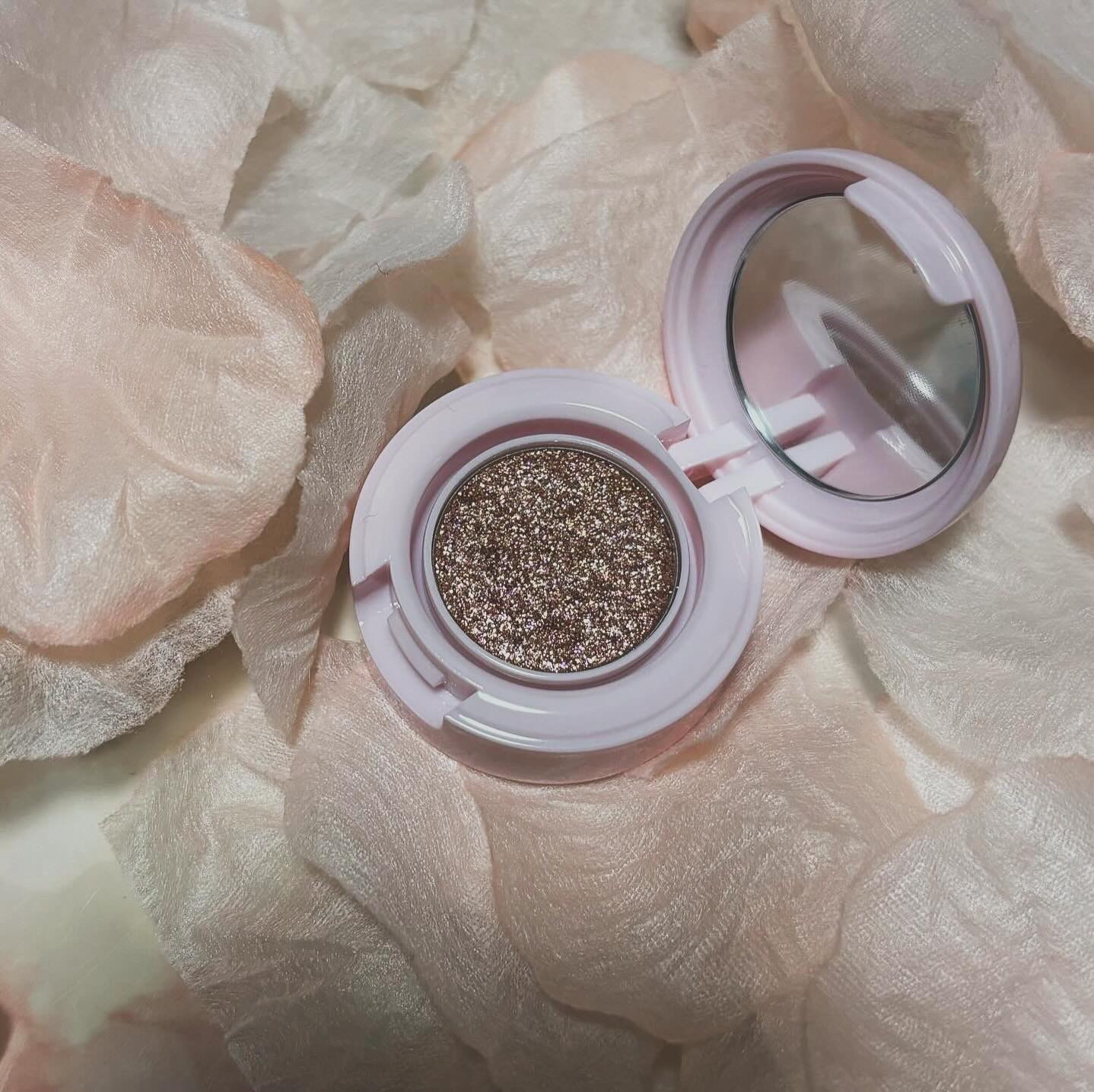 ミニライクアシャドウ/BLESSED MOON/単色アイシャドウを使ったクチコミ（3枚目）