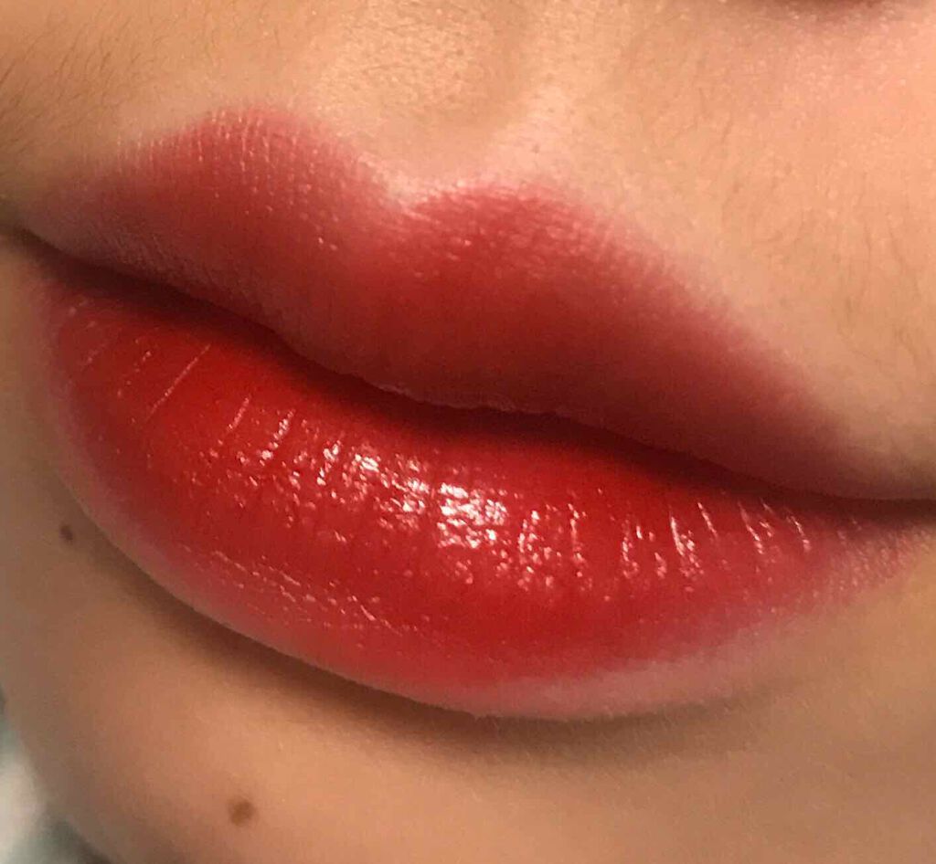 moriri on LIPS 「今日のメイク好きな口紅macのRussianred..」(2枚目)