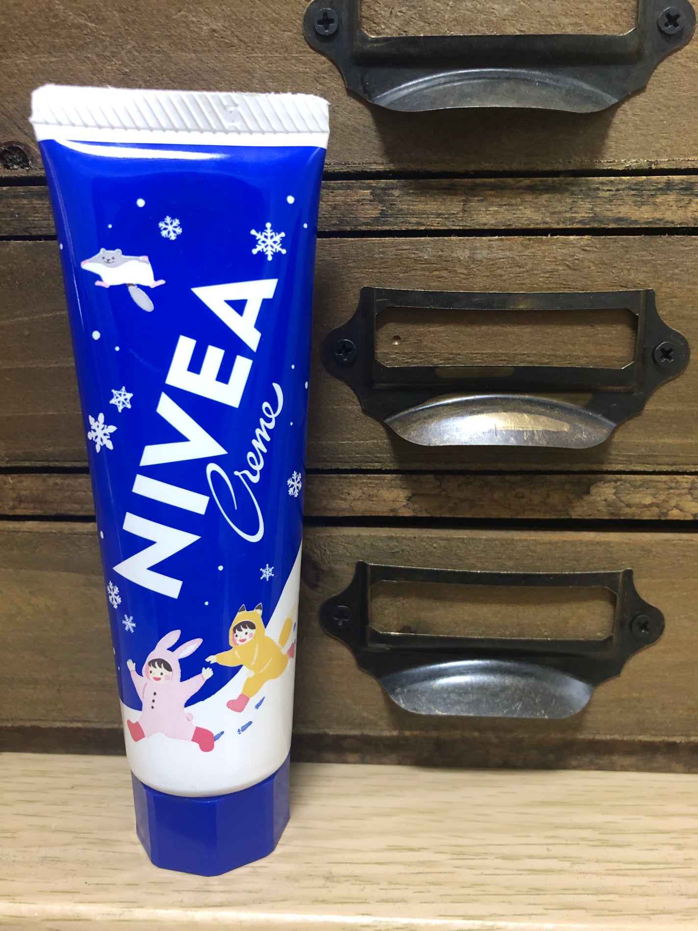 Reina on LIPS 「【商品名】ニベアクリームNIVEAのスキンケアクリーム。毎年発..」(1枚目)