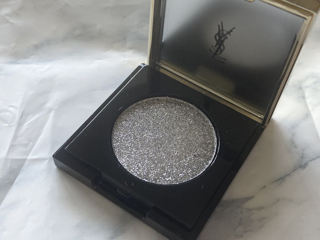 シークインクラッシュ/YVES SAINT LAURENT BEAUTE/単色アイシャドウを使ったクチコミ（2枚目）