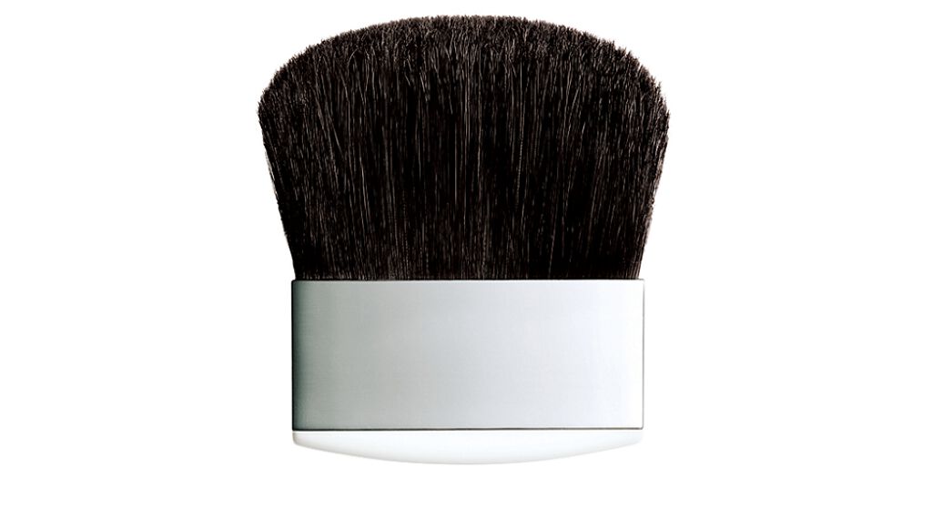 CHICCA ラヴィッシンググロウ フェイスブラッシュ