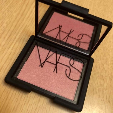 🔹NARS ブラッシュ 4013N

      NARSのチークで1番の人気色💗💗

      気になっていたので買ってみたら、
      めっちゃ発色いいし、ツヤ感が綺麗✨

      私には